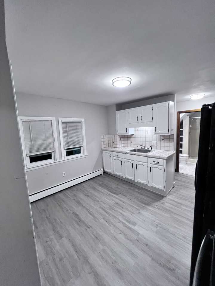 137 Florence St #3 - Photo 4 of 11