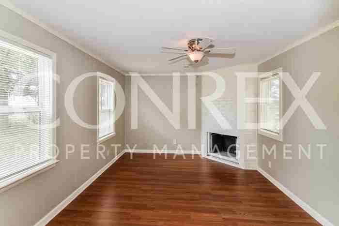 17248 Montgall Dr - Photo 2 of 11