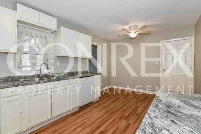 17248 Montgall Dr - Photo 3 of 11