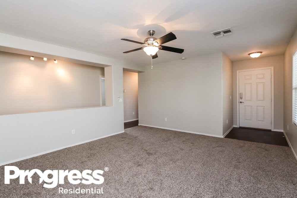 2316 E Peach Tree Dr - Photo 2 of 16