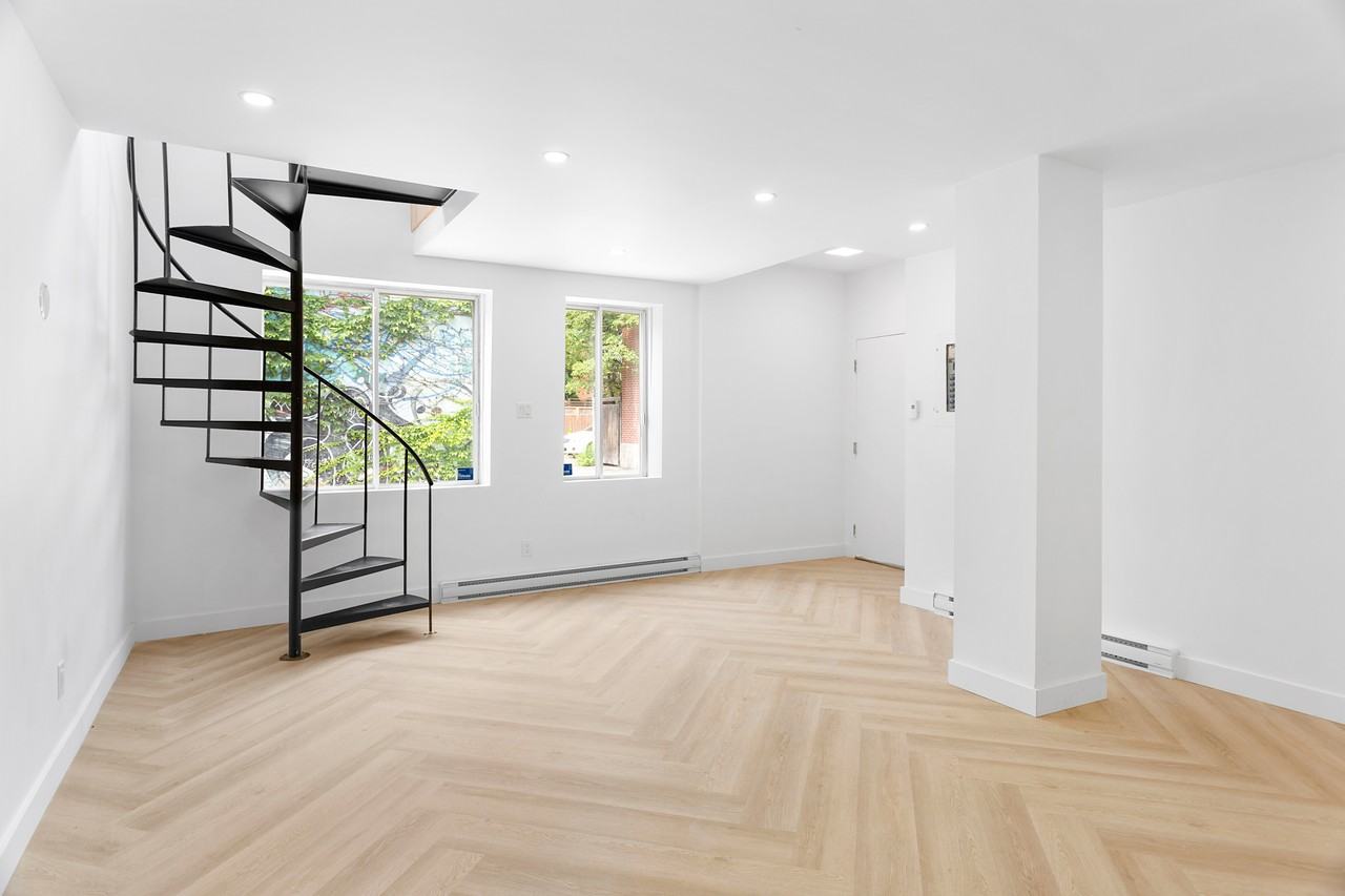 1674 Rue Barrette - Photo 3 of 17