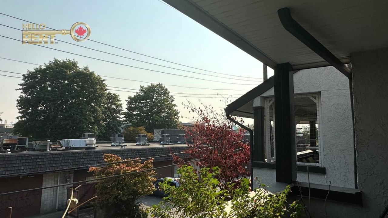 809 16th Street West - Photo 16