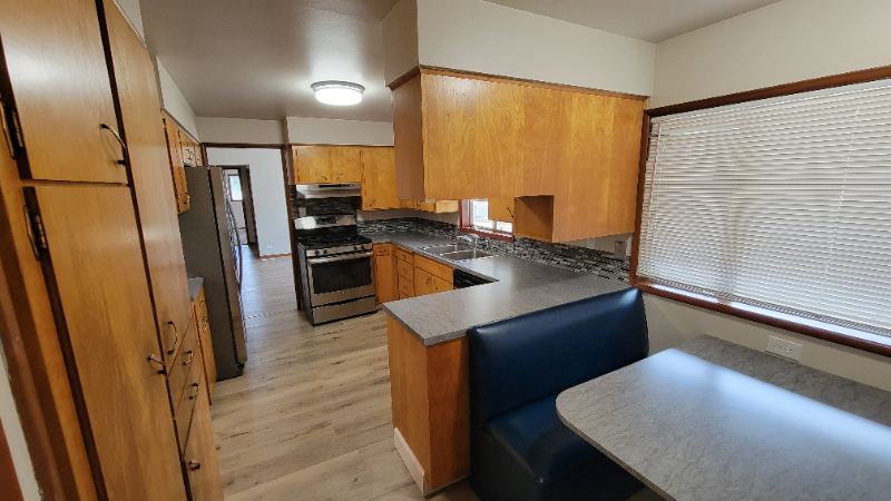 1302 Otter Ln - Photo 3 of 12