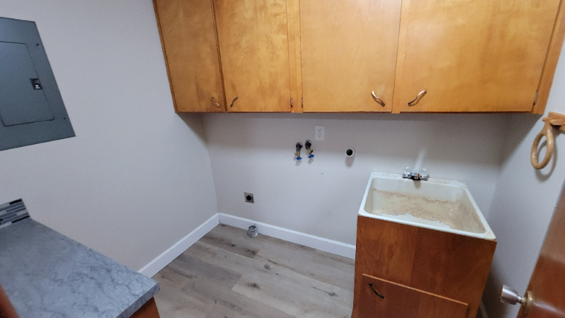 1302 Otter Ln - Photo 7 of 12