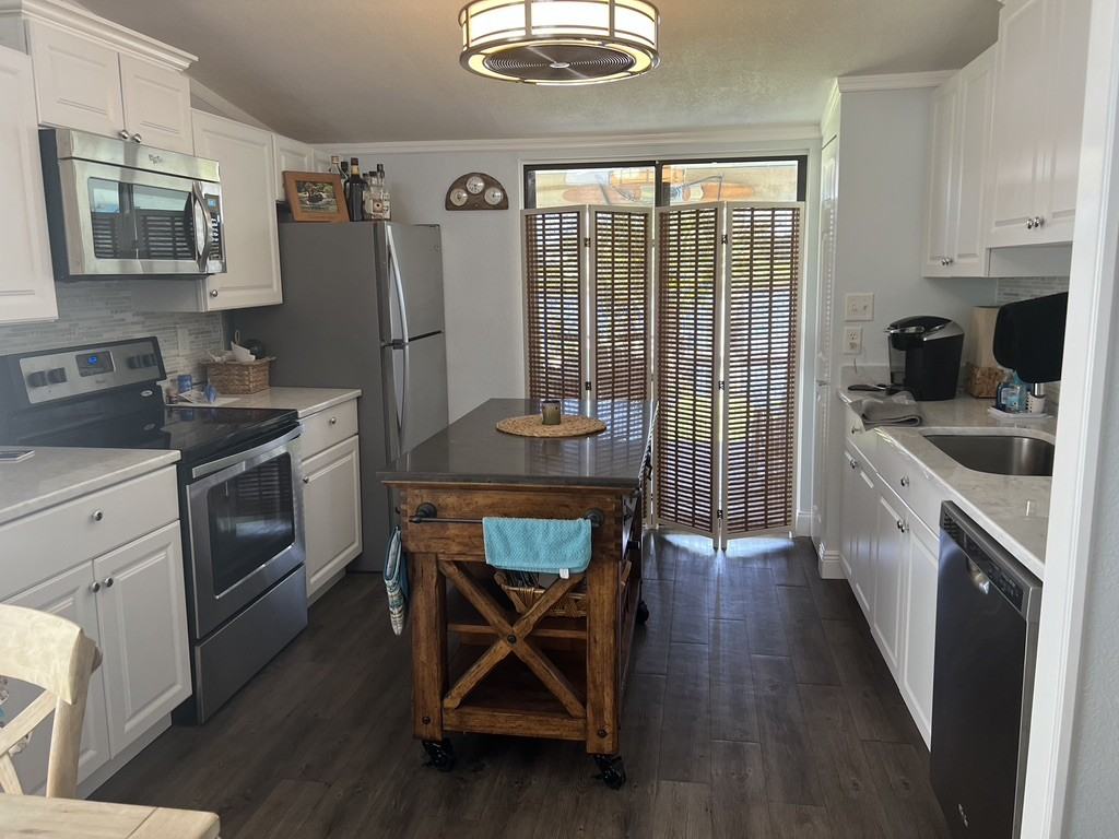 76 Heather Point Court - Photo 2 of 12