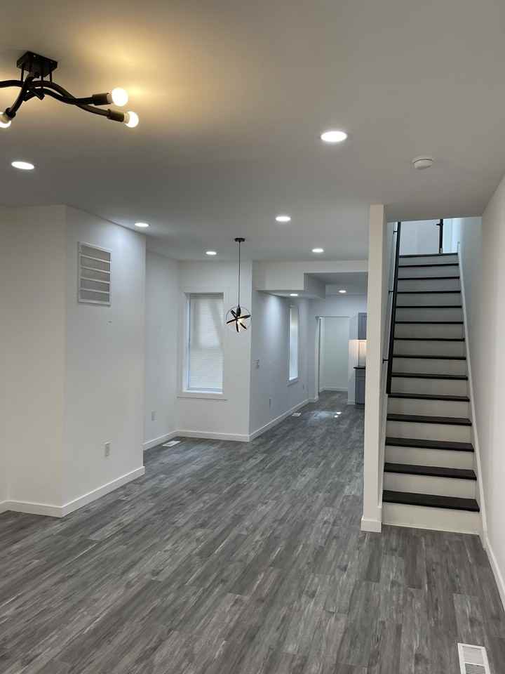 1009 N Pine St #NA - Photo 2 of 12