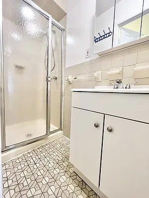 11211 15th Ave - Photo 3 of 4