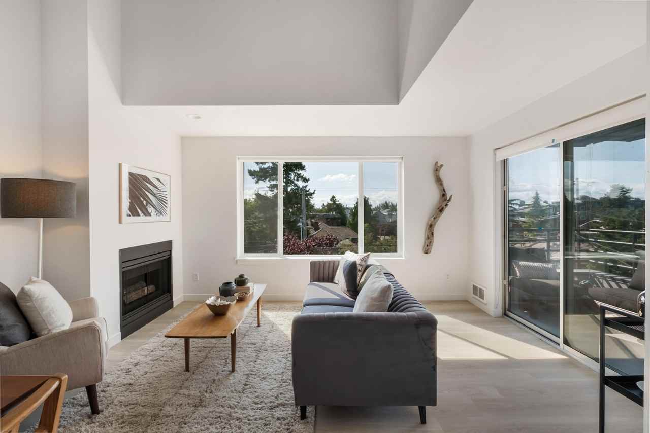 Beach Landing - Photo 4 of 39