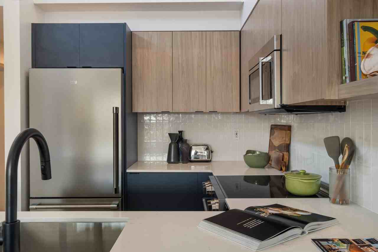 Beach Landing - Photo 6 of 39