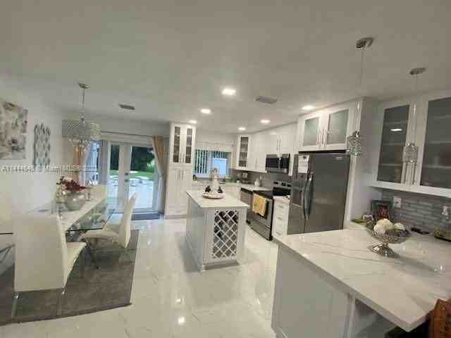 18908 Bobolink Dr - Photo 3 of 8