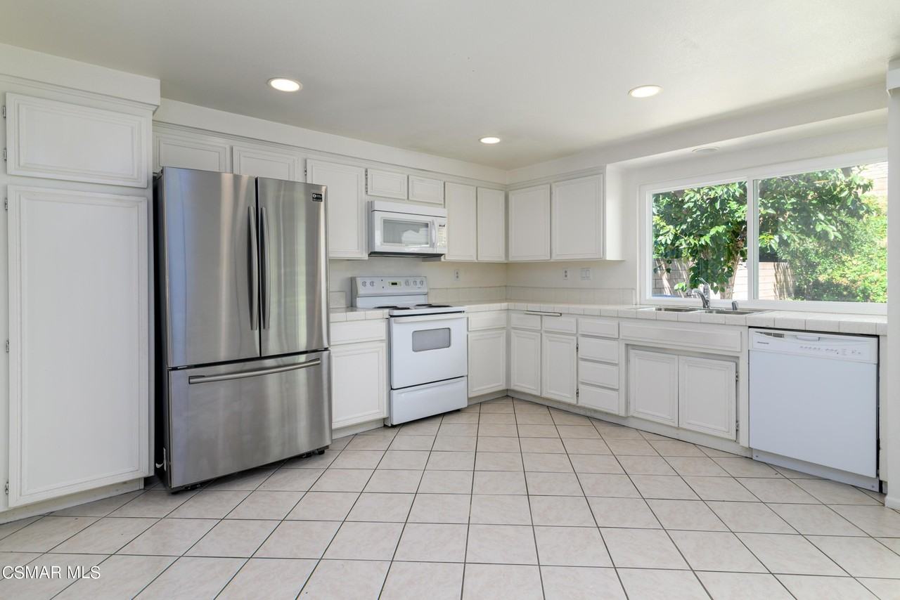 28851 Eagleton St - Photo 2 of 23