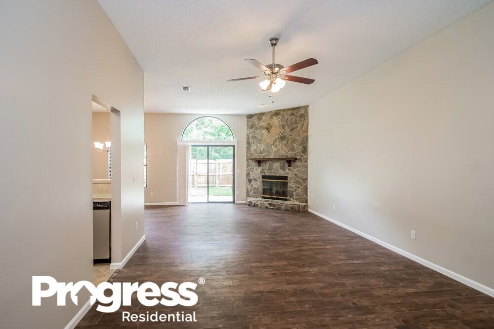 11001 Beckley Pl - Photo 3 of 15