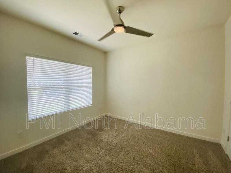 406 Edgebrook Dr - Photo 3 of 14