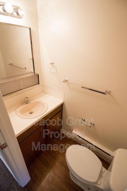 739 Whittier St - Photo 4 of 12