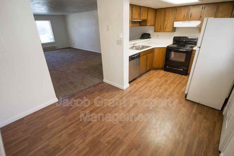 739 Whittier St - Photo 5 of 12