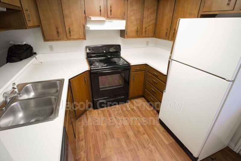 739 Whittier St - Photo 6 of 12