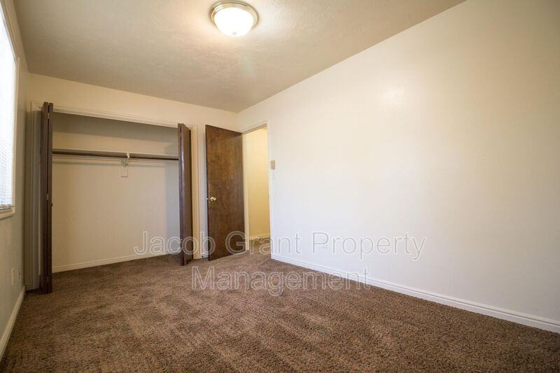 739 Whittier St - Photo 7 of 12