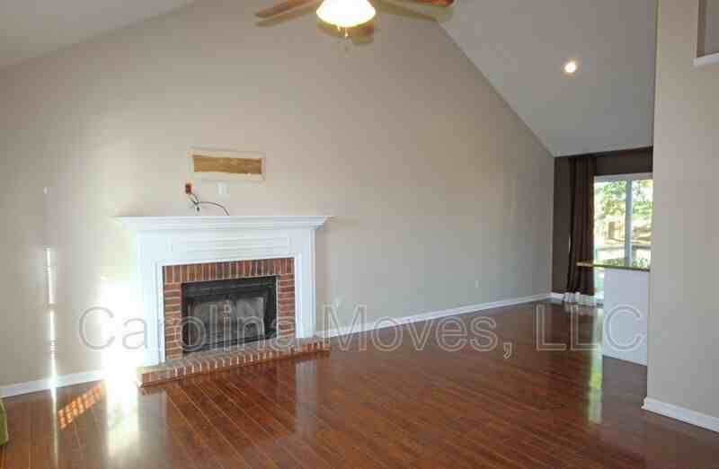 311 Fairdale Dr - Photo 2 of 14