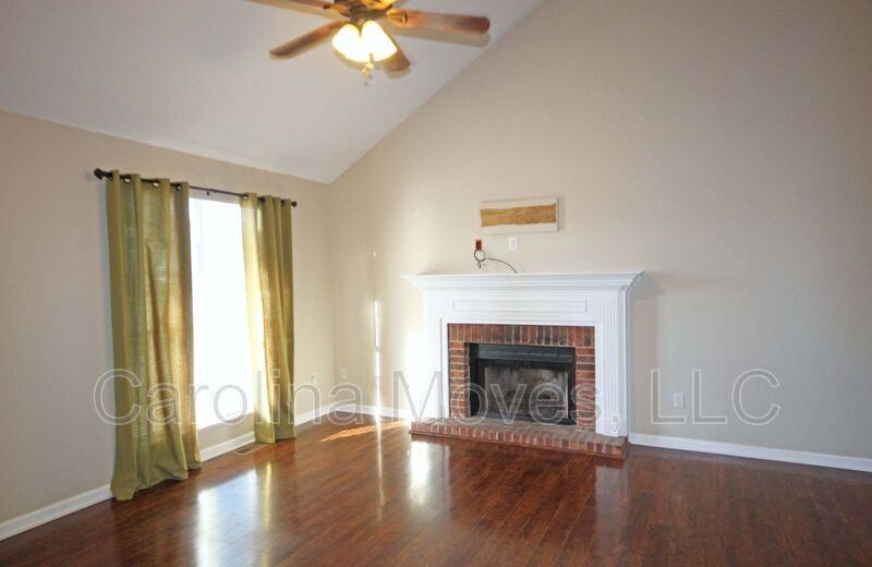 311 Fairdale Dr - Photo 3 of 14