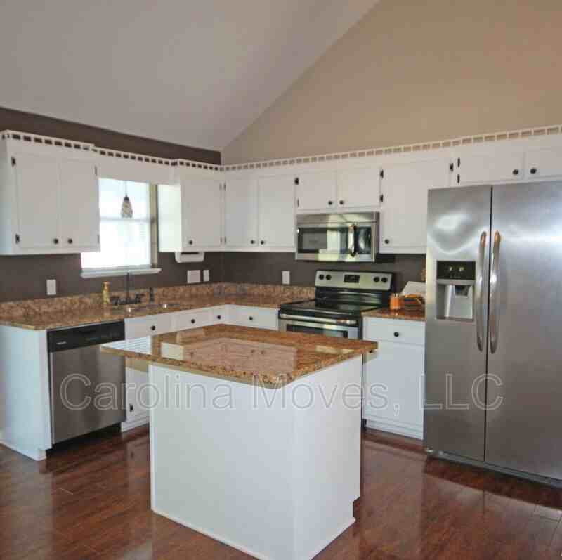 311 Fairdale Dr - Photo 5 of 14