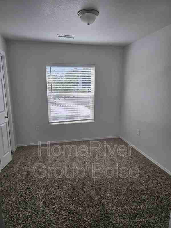 11846 W Fairview Ave #201 - Photo 6 of 16