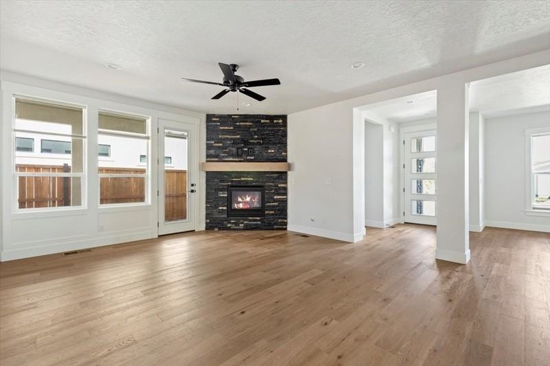 8283 W Shams Ln - Photo 6 of 42