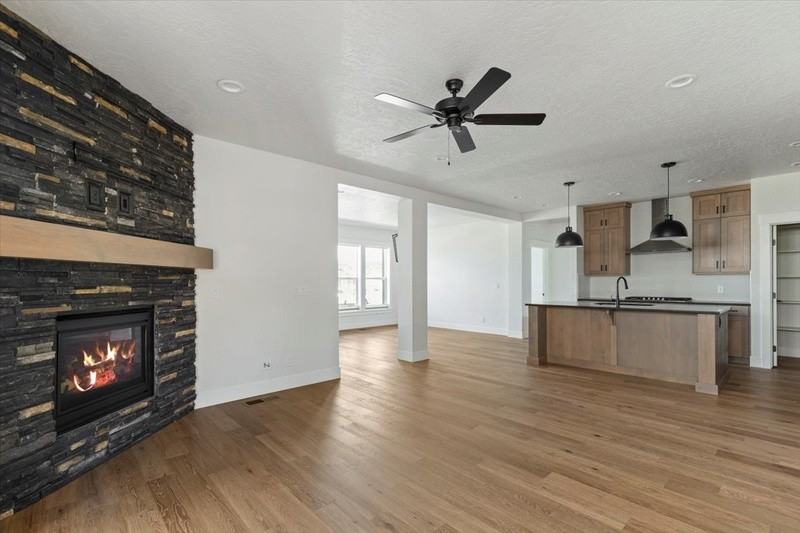 8283 W Shams Ln - Photo 7 of 42
