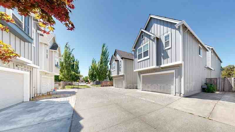 3930 Louis Krohn Dr - Photo 3 of 20