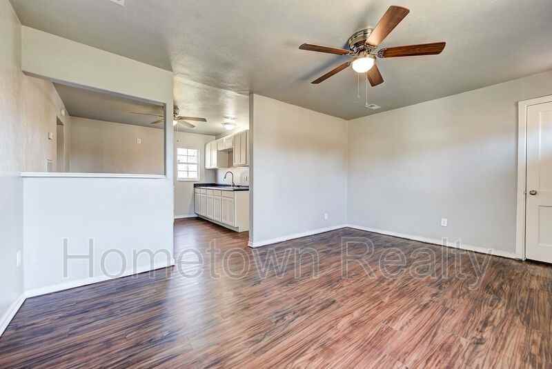 12813 Ne 37th St - Photo 5 of 26