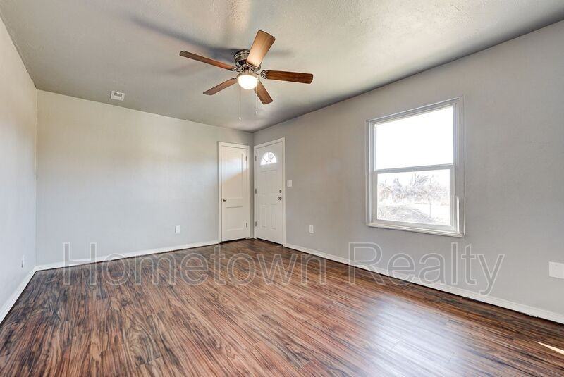 12813 Ne 37th St - Photo 6 of 26