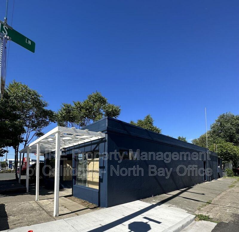 1107 S State St - Photo 3 of 4