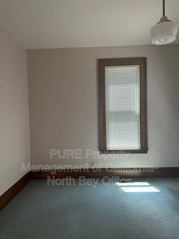 514 S School St #103 - Photo 3 of 4