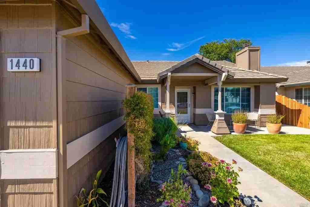 1440 Ingrid Drive - Photo 2 of 17
