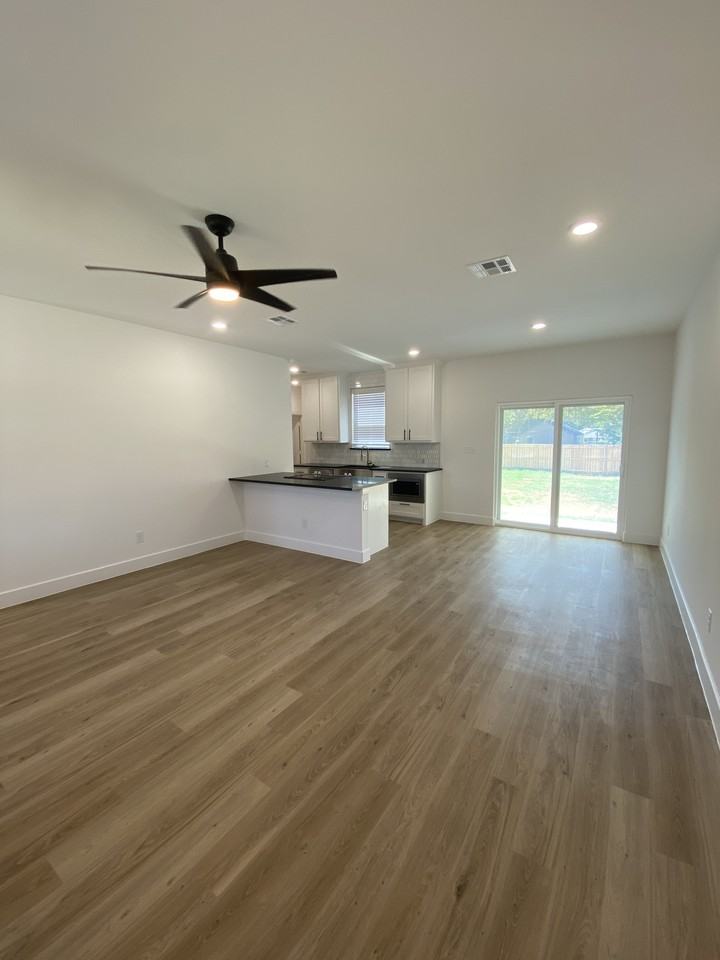 622 W Florence St #1 - Photo 2 of 21