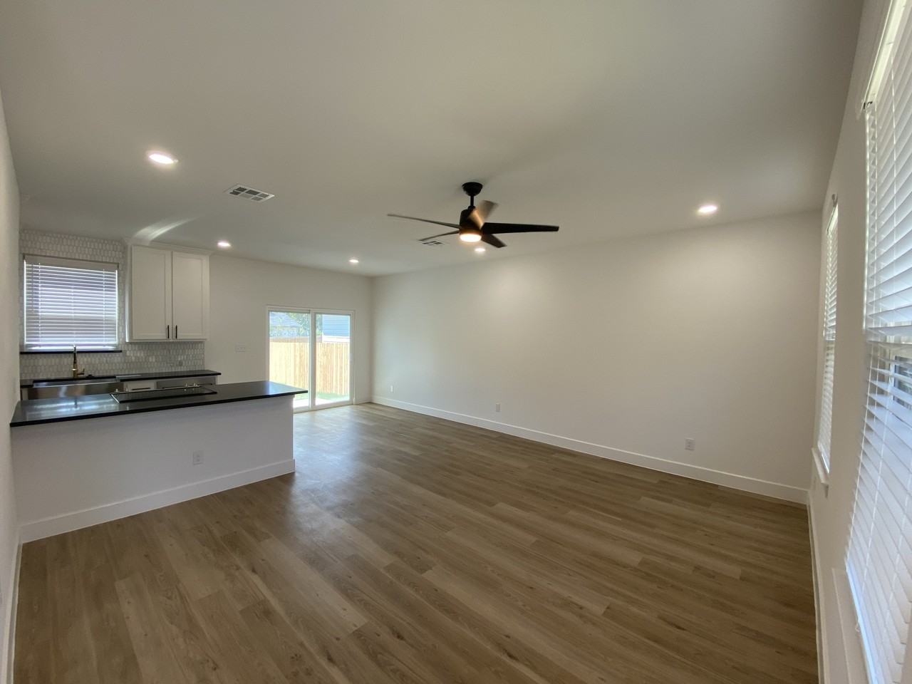 622 W Florence St #1 - Photo 3 of 21