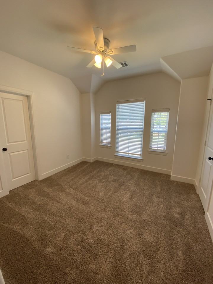 622 W Florence St #1 - Photo 7 of 21
