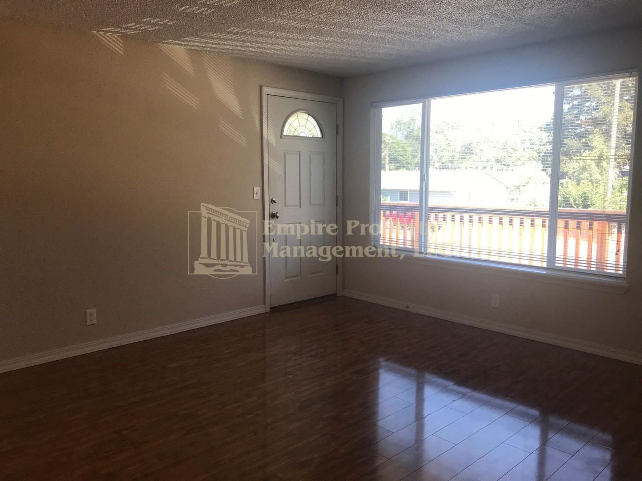 24958 Hunter Ave - Photo 2 of 11