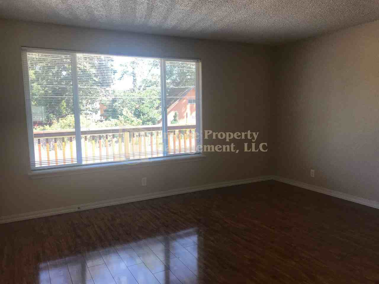 24958 Hunter Ave - Photo 3 of 11