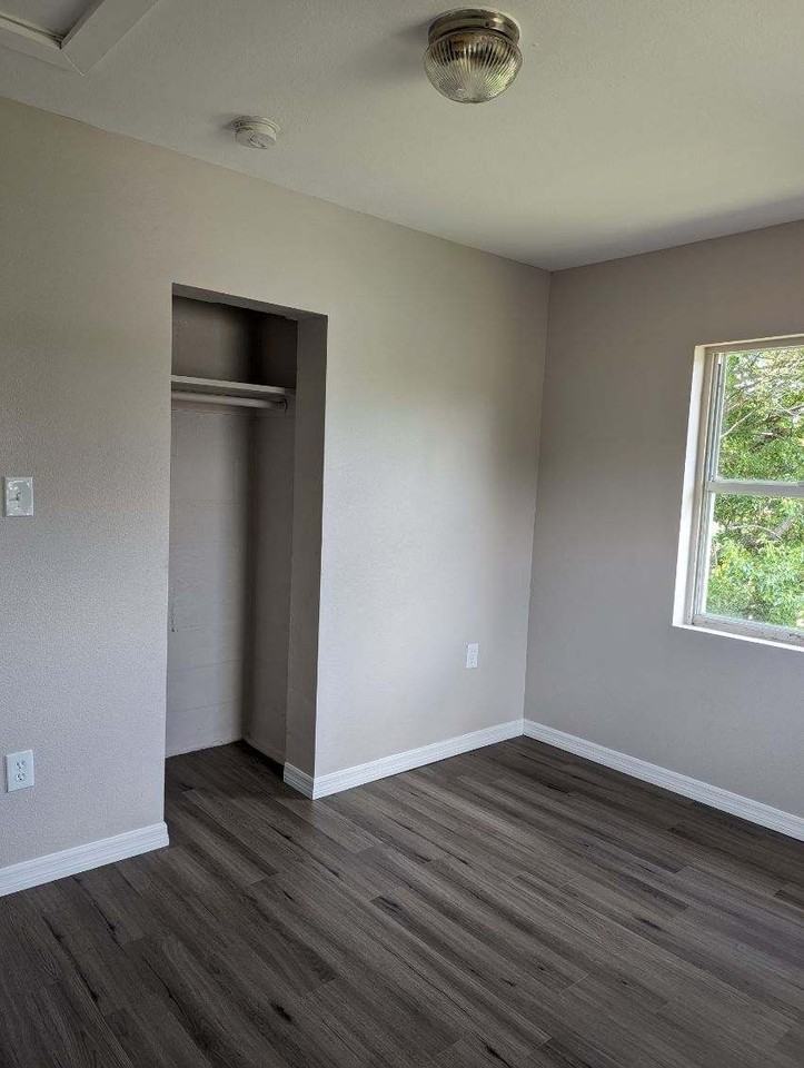 1036 Ola Dr #2