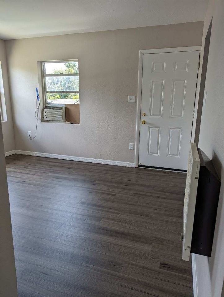 1036 Ola Dr #2 - Photo 6 of 9