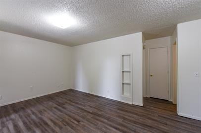 807 W Hastings Ave #1 - Photo 3 of 10