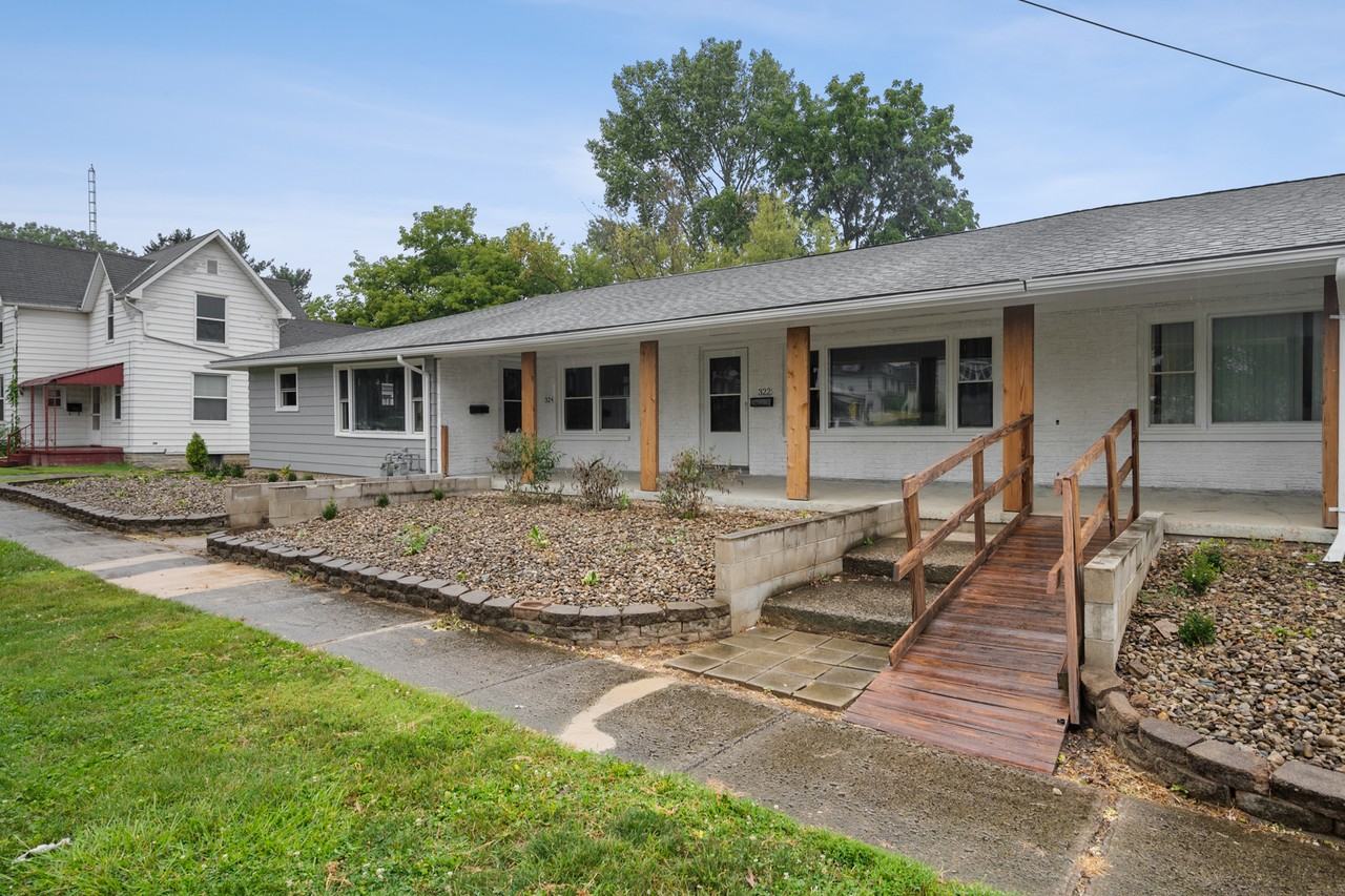 322 W Rensselaer St #324 - Photo 3 of 8