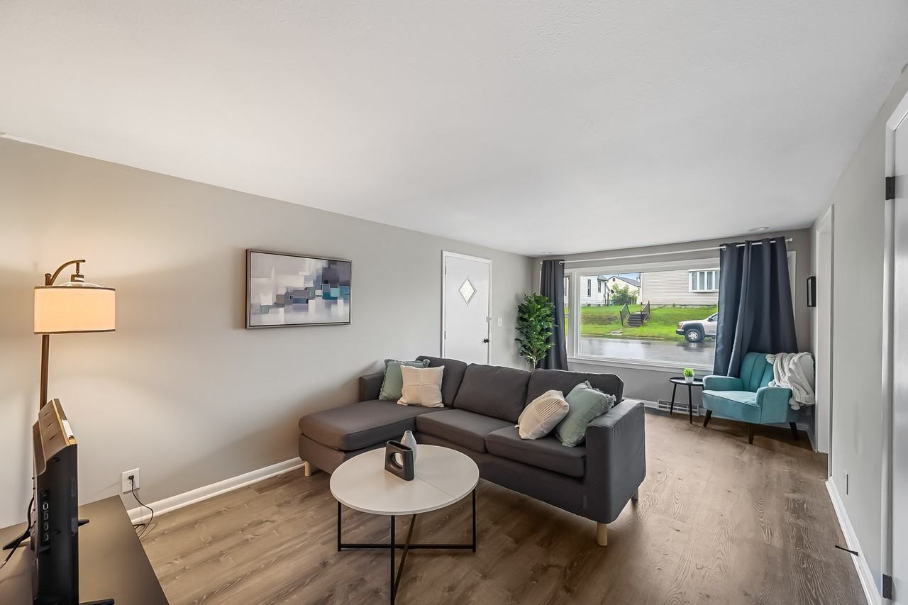 322 W Rensselaer St #324 - Photo 7 of 8