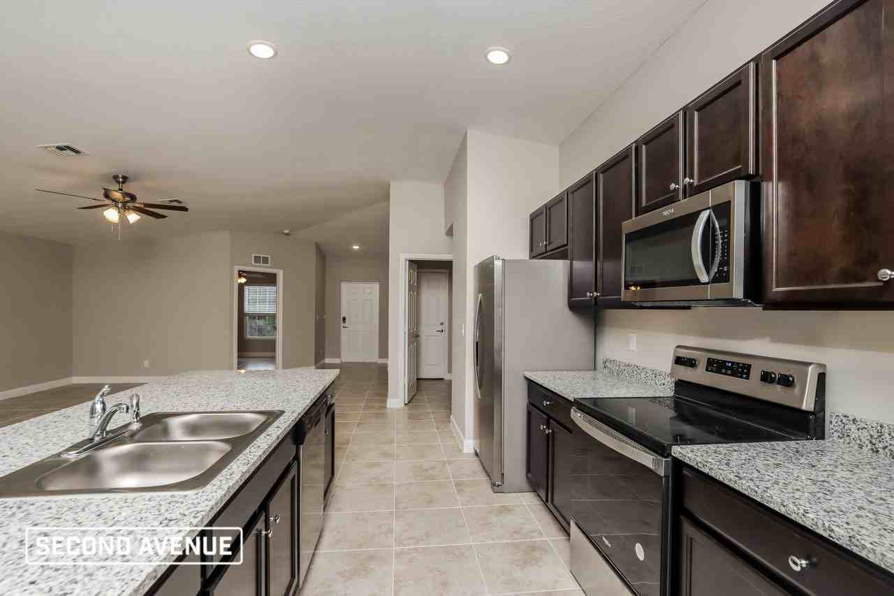 113 Foley St Se - Photo 4 of 20