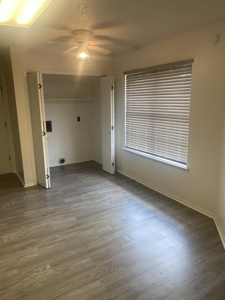 3903 Trotwood Trl #1 - Photo 3 of 9