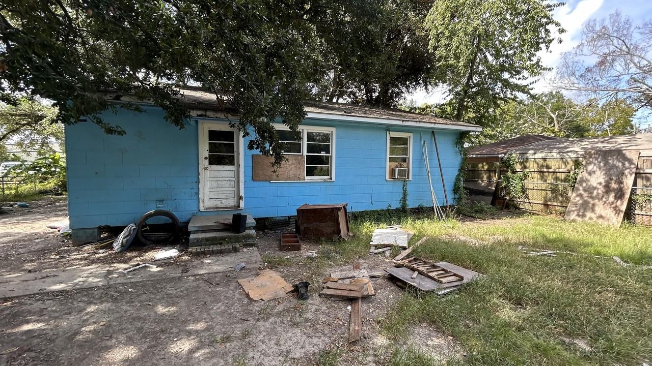 5131 Osborne Ave #1 - Photo 2 of 8