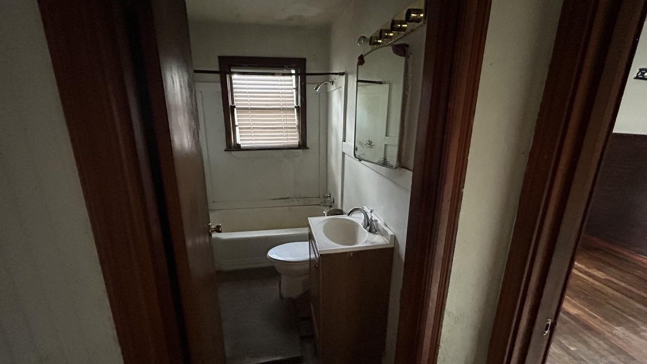 5131 Osborne Ave #1 - Photo 6 of 8