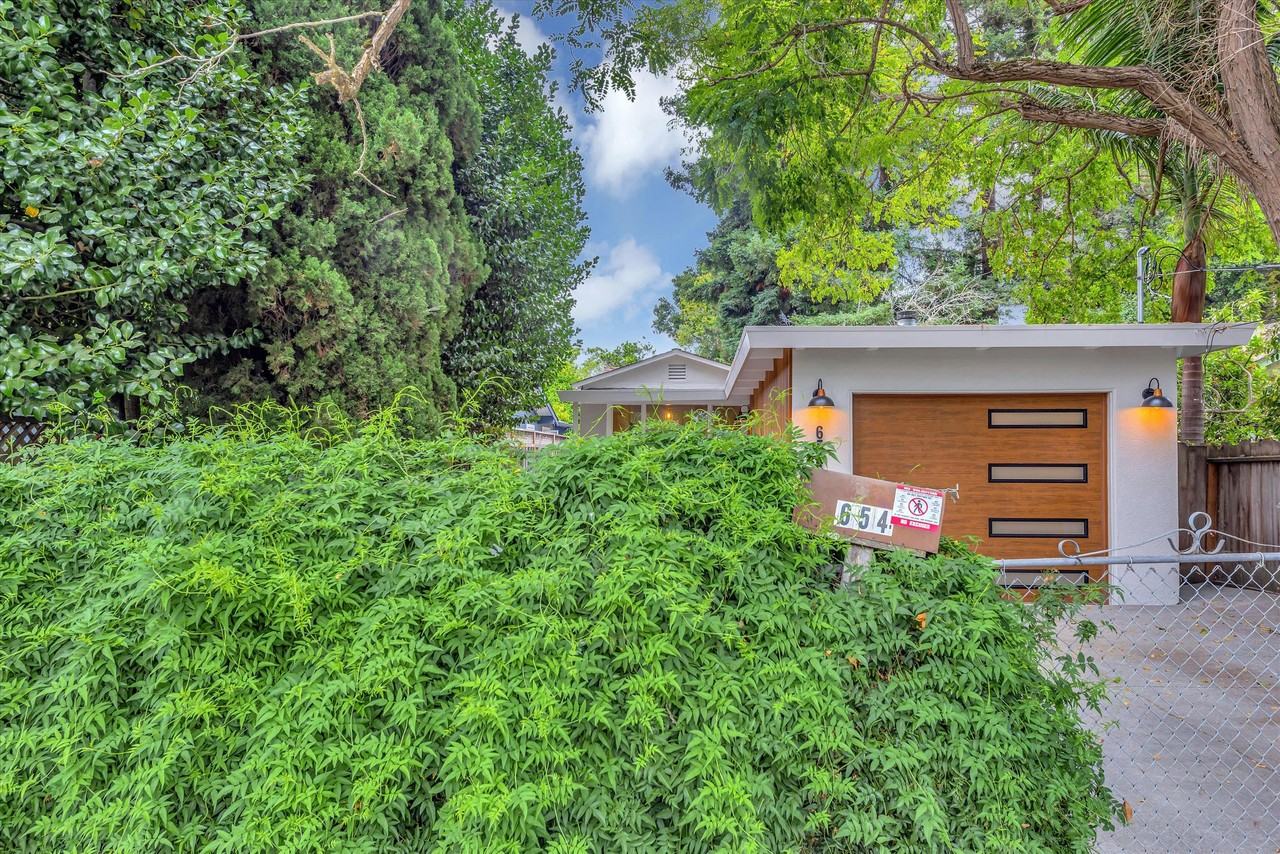 654 Palmer Ln #1 - Photo 2 of 34