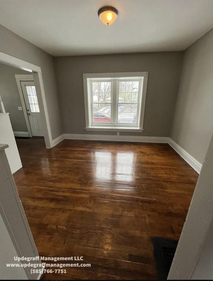 122 Denver St - Photo 3 of 8