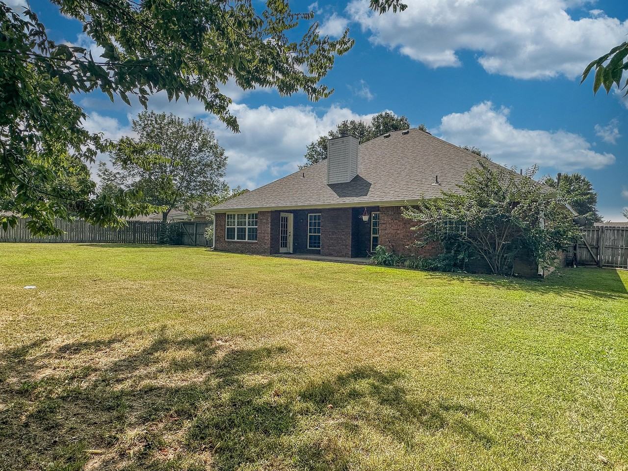 952 North Queen Annes Lace Drive #1 - Photo 4 of 16